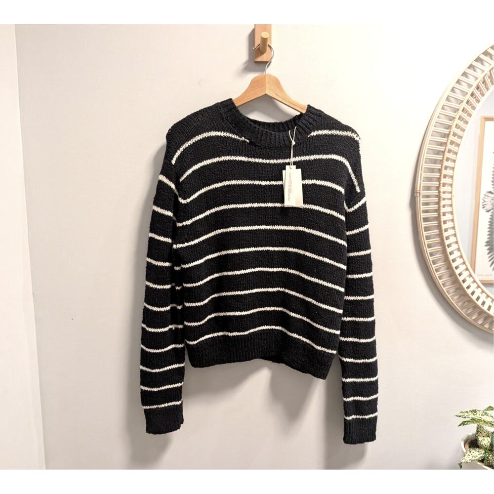 Vince NWT Navy Ivory Striped Chunky Knit Crewneck Sweater Size M